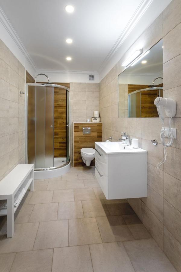 Pokoje Goscinne I Apartamenty Margaret Kudowa-Zdrój Exterior foto